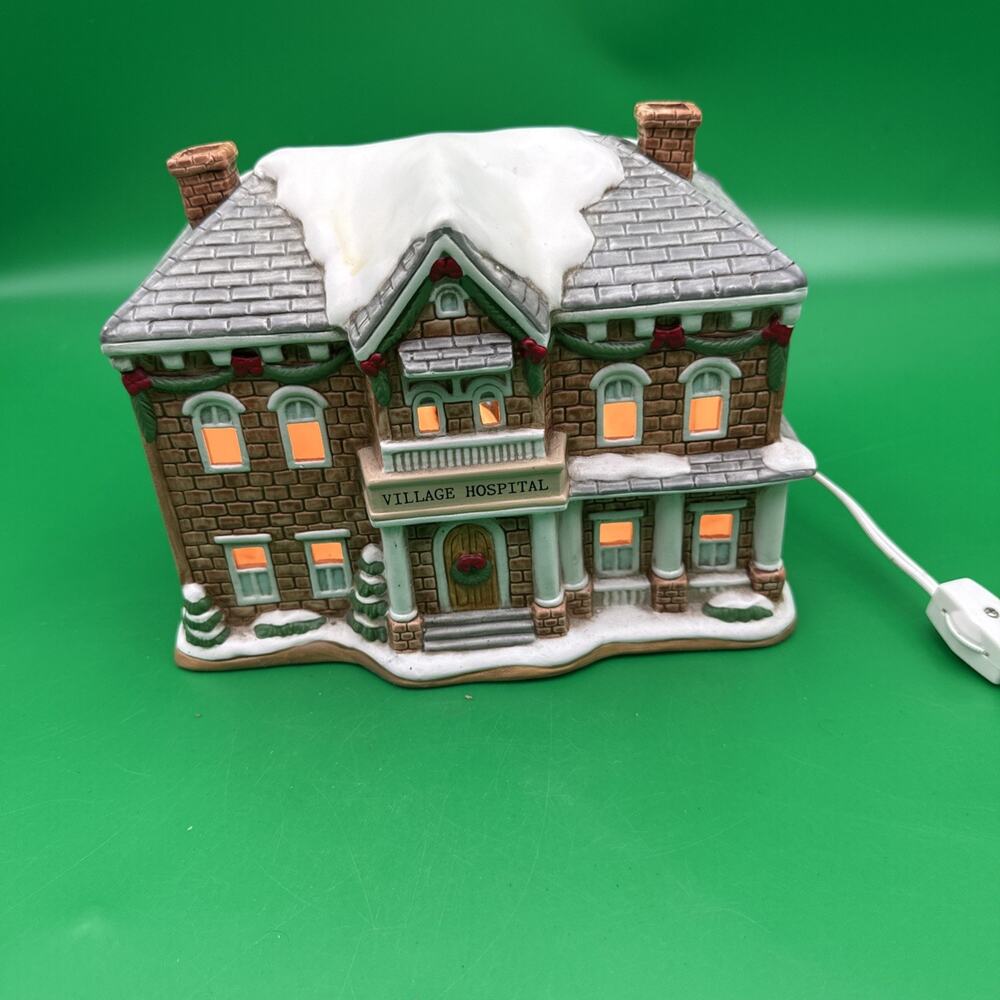 Vtg Lefton Porcelain Christmas Village Hospital Lighted Hand Painted
